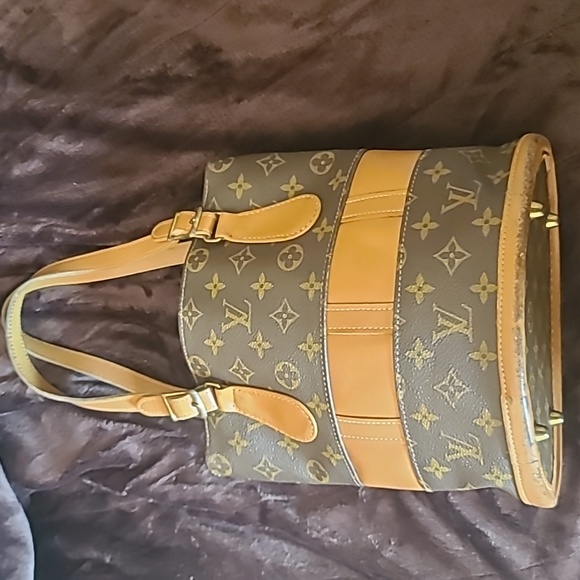 Louis Vuitton Accessories - Vintage Louis Vuitton Marais Bucket Purse